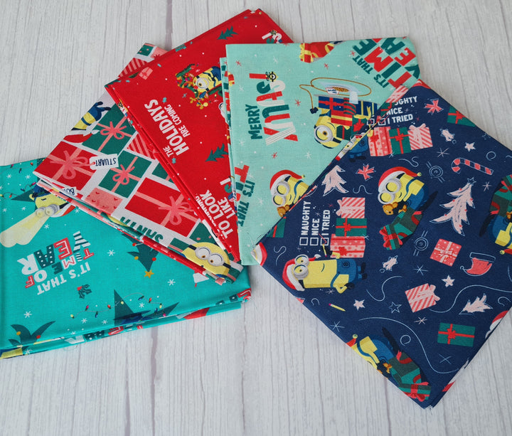 Minions Christmas cotton fat quarter bundle of 5 quilting fabrics