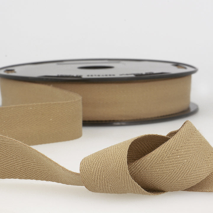 Cotton Herringbone Webbing Twill Tape: 25 mm/40mm wide. Sold per metre