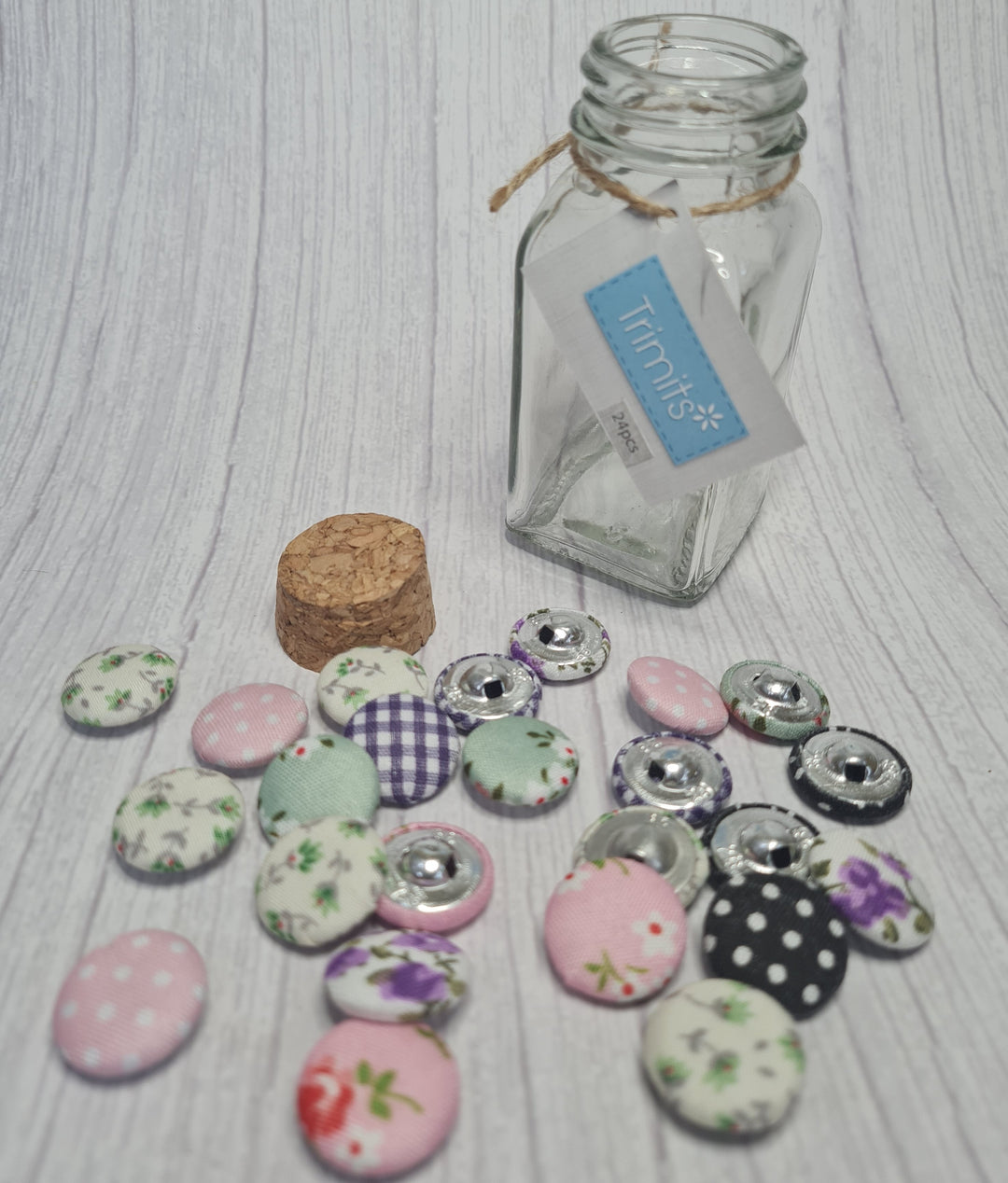 Vintage fabric covered buttons in a glass jar (24pcs). Great Sewing Gift. Trimits