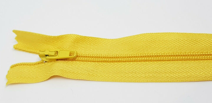 Nylon Closed End Auto-lock Zips 4in, 8in (20cm) 10in (25cm). Dressmaking, crafts.